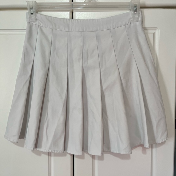 white skirt 🤍 - Picture 2 of 5